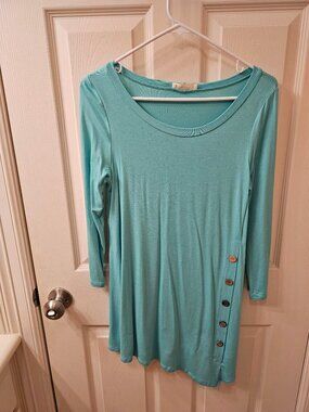 NWOT Emerald Medium Turquoise Blouse